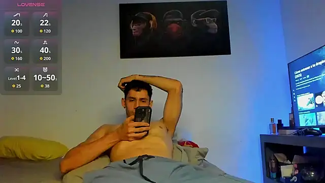 Snapshot of OliverBennet chatting on October 22, 1:53 am OliverBennet online show from October 22, 1:53 am