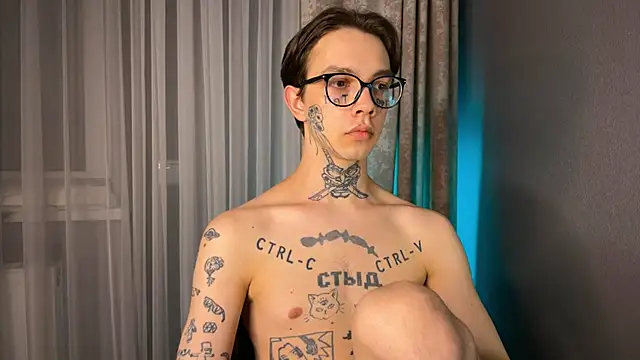 anahori  simon online show from February 2, 8:30 pm