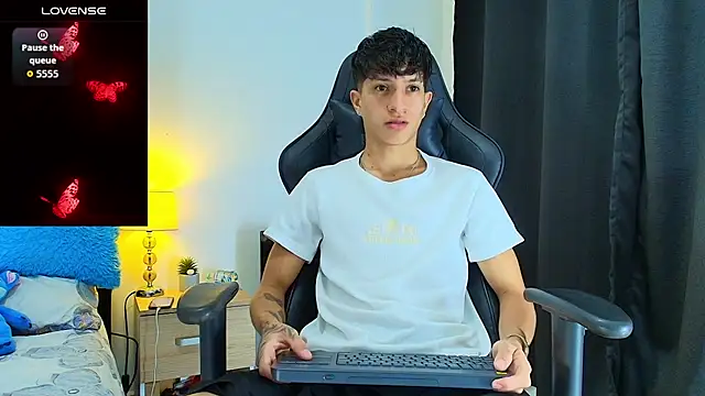  CamiloBass online show from June 21, 12:49 am