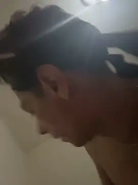 Snapshot of latino1986 chatting on February 1, 6:29 pm latino1986 online show from February 1, 6:29 pm