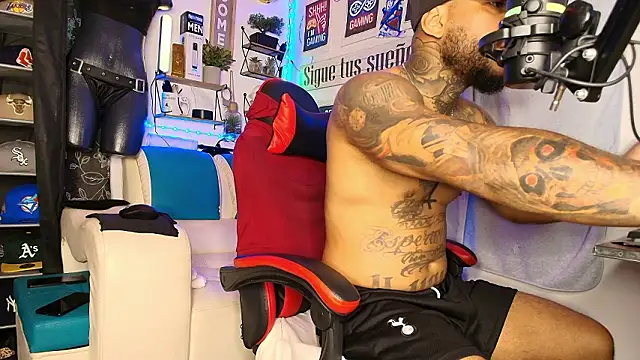 Leenar Key online show from March 23, 4:24 pm