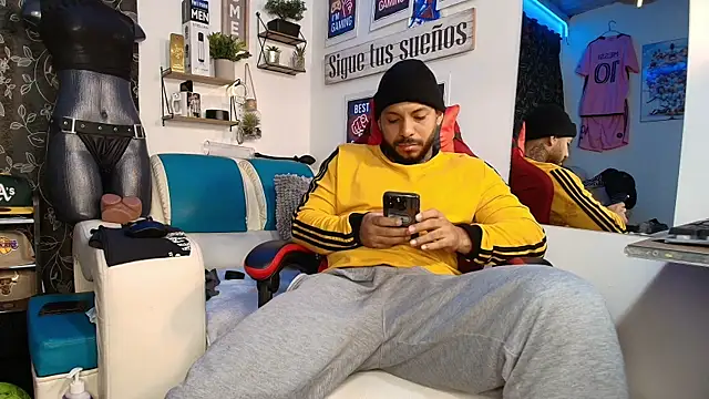 Leenar Key online show from January 8, 9:36 am