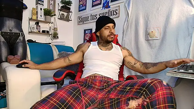 Leenar Key online show from December 22, 12:57 pm