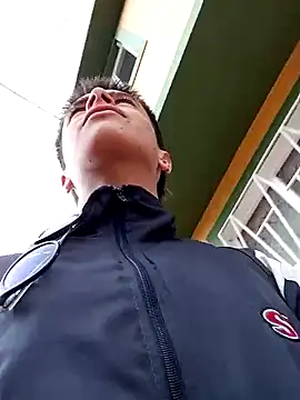 Snapshot of Cuervo_maniaco chatting on March 20, 3:47 pm Cuervo maniaco online show from March 20, 3:47 pm