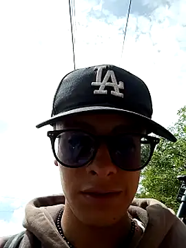 Snapshot of Cuervo_maniaco chatting on March 18, 3:01 pm Cuervo maniaco online show from March 18, 3:01 pm