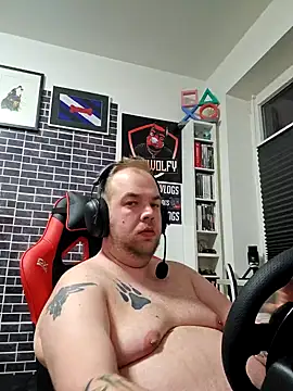 PupW0lfy online show from January 6, 4:55 pm