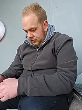 PupW0lfy online show from January 22, 11:23 am