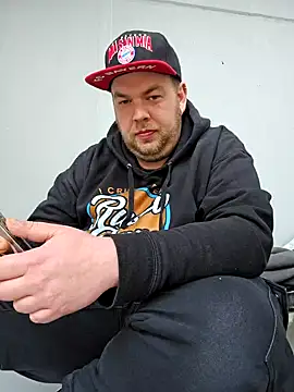 PupW0lfy online show from February 10, 11:36 am