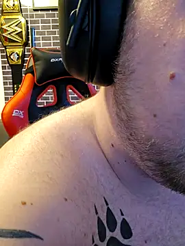 PupW0lfy online show from February 27, 4:32 pm