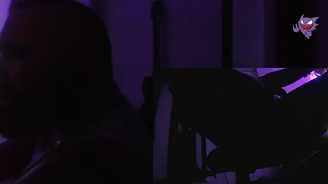 darkclothes online show from December 31, 5:18 pm