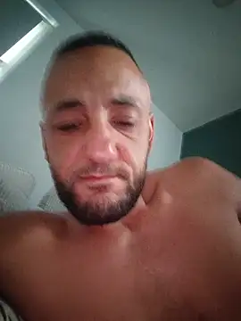 Reeeks69 online show from June 21, 5:02 am