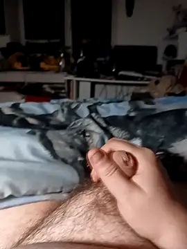 BennoSingle online show from March 22, 12:28 am