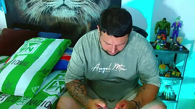 Michaell Myerss  online show from December 16, 3:30 pm