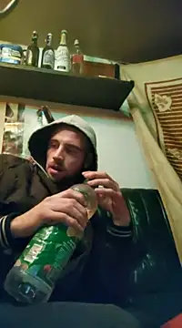 Snapshot of Rejtelmesest chatting on January 23, 8:56 pm Rejtelmesest online show from January 23, 8:56 pm