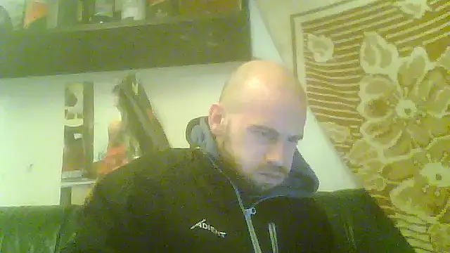 Snapshot of Rejtelmesest chatting on February 18, 8:04 pm Rejtelmesest online show from February 18, 8:04 pm