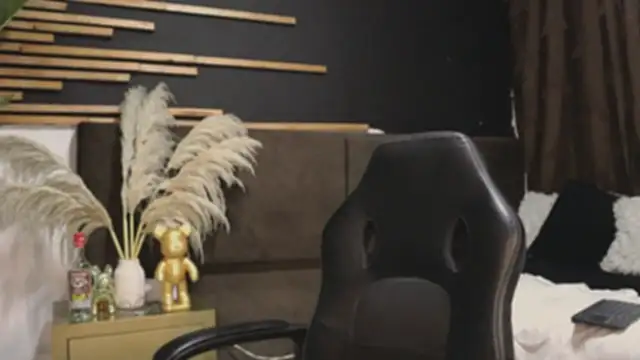 Logan Varela online show from January 26, 11:28 am