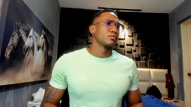 Logan Varela online show from December 23, 10:44 pm