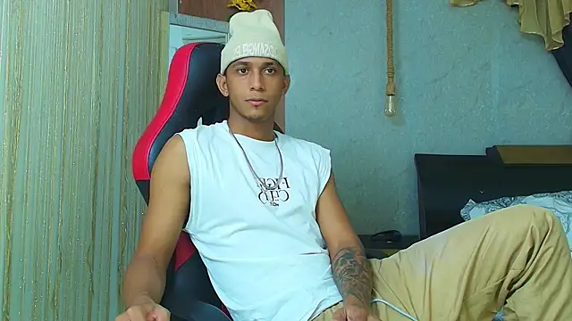 dominic smith  online show from June 8, 2:34 am