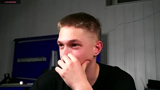 dustyn fox online show from November 25, 3:03 pm