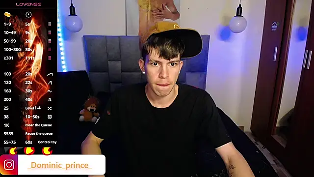 Snapshot of DominicPrince chatting on October 22, 5:00 am DominicPrince online show from October 22, 5:00 am