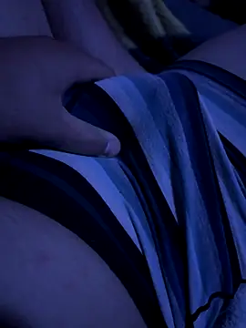 yungsexy- online show from September 16, 3:18 am