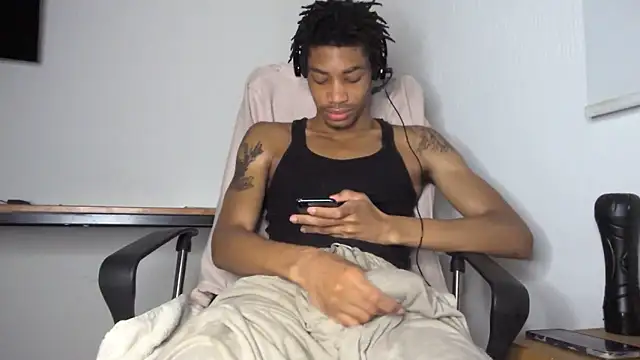 Skinnyblackman online show from June 7, 2:51 am