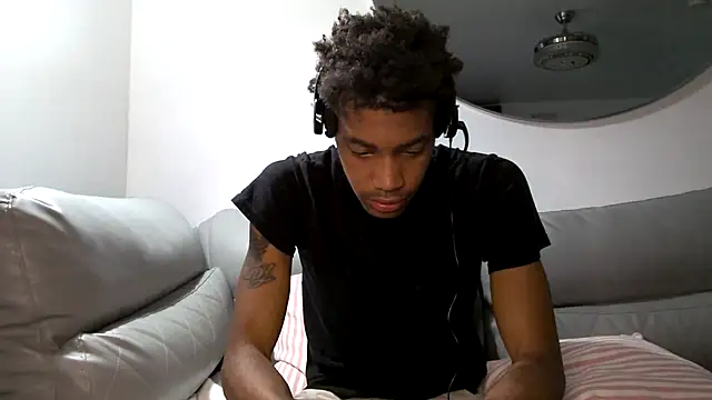 Skinnyblackman online show from October 9, 10:36 pm