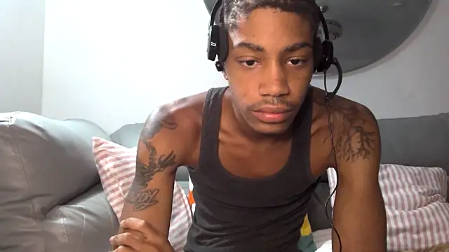 Skinnyblackman online show from October 8, 10:36 pm