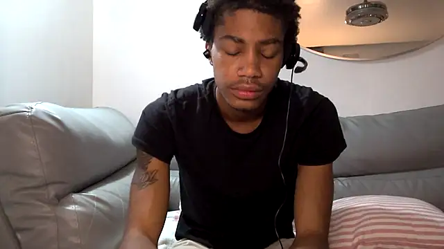 Skinnyblackman online show from October 10, 10:46 pm