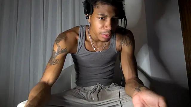 Skinnyblackman online show from September 10, 5:50 am