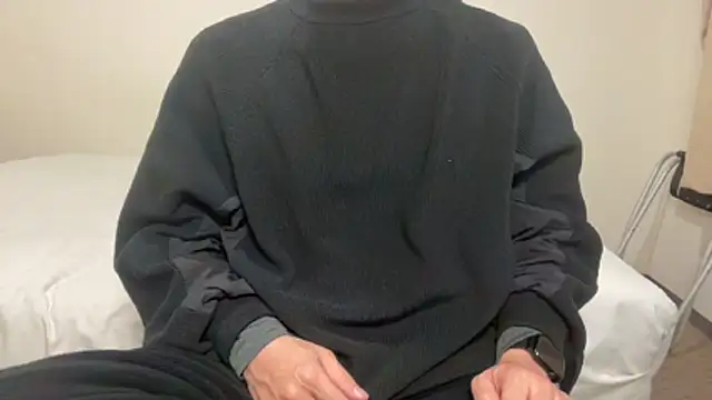 atom0407 online show from February 18, 3:42 pm