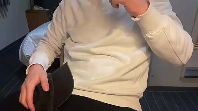 atom0407 online show from December 3, 2:34 pm