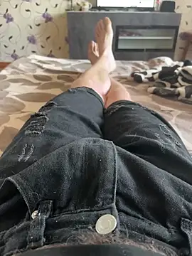 red red00 online show from March 27, 7:12 am