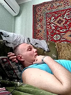 Pineapple04 online show from September 28, 8:12 am