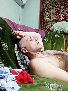 Pineapple04 online show from March 8, 8:35 pm