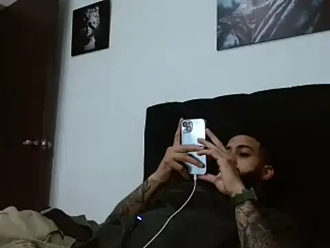 Hendry  online show from December 25, 2:46 am