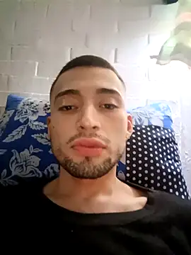 Snapshot of Suggarwhite18CM chatting on October 1, 4:22 pm Suggarwhite18CM online show from October 1, 4:22 pm