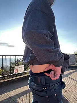 Snapshot of takuyapp chatting on February 16, 10:43 pm takuyapp online show from February 16, 10:43 pm