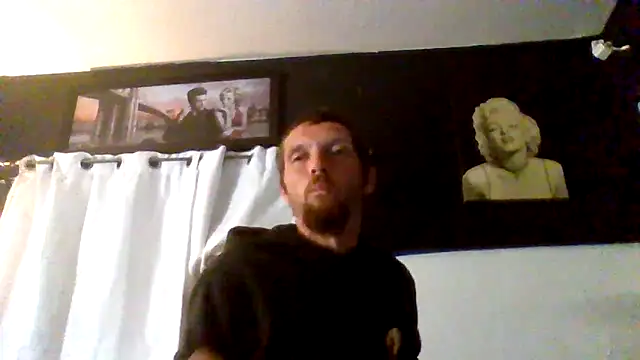 Snapshot of luke_thighwalker2469 chatting on October 24, 5:14 pm luke thighwalker2469 online show from October 24, 5:14 pm