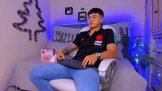 Cristopher strong online show from December 20, 12:49 pm