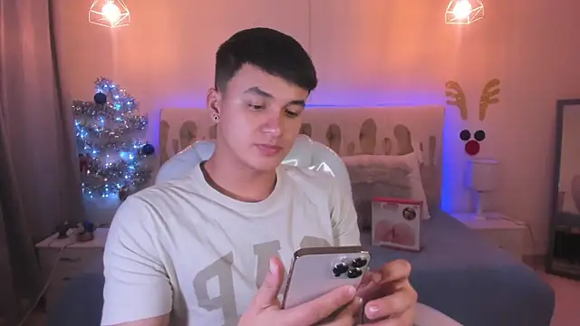 Cristopher strong online show from December 7, 2:02 pm