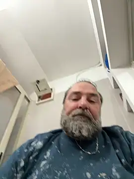 Snapshot of ros217 chatting on October 13, 2:01 pm ros217 online show from October 13, 2:01 pm