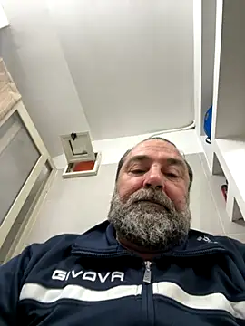 Snapshot of ros217 chatting on October 16, 8:00 am ros217 online show from October 16, 8:00 am