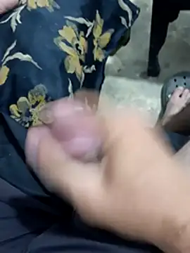 manuelmen211 online show from April 18, 3:08 am