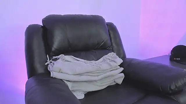 JamesGraay online show from March 10, 2:39 am