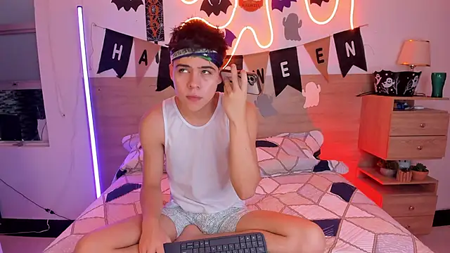 justinbiler online show from October 26, 2:08 pm