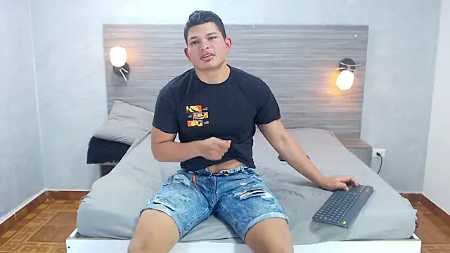 Loony Zion online show from October 6, 2:33 pm