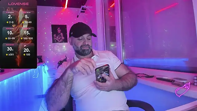 MAGABEAR077 online show from December 4, 8:27 pm