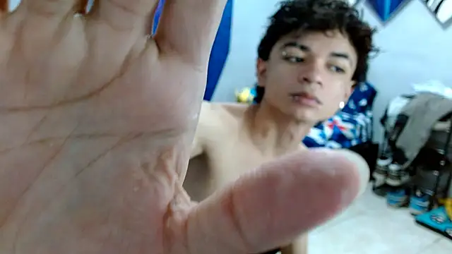 Lovebeng  online show from January 21, 9:25 pm