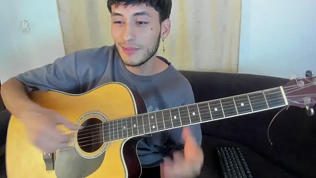 Henrikk senn online show from November 8, 11:30 pm